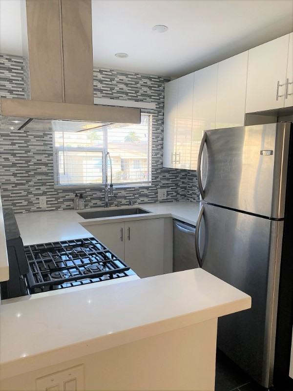 1433 9th St #F - Photo 3 of 20