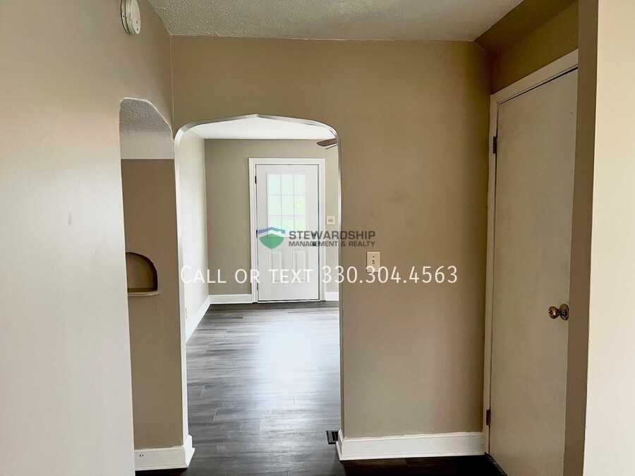 133 Catherine St - Photo 2 of 23