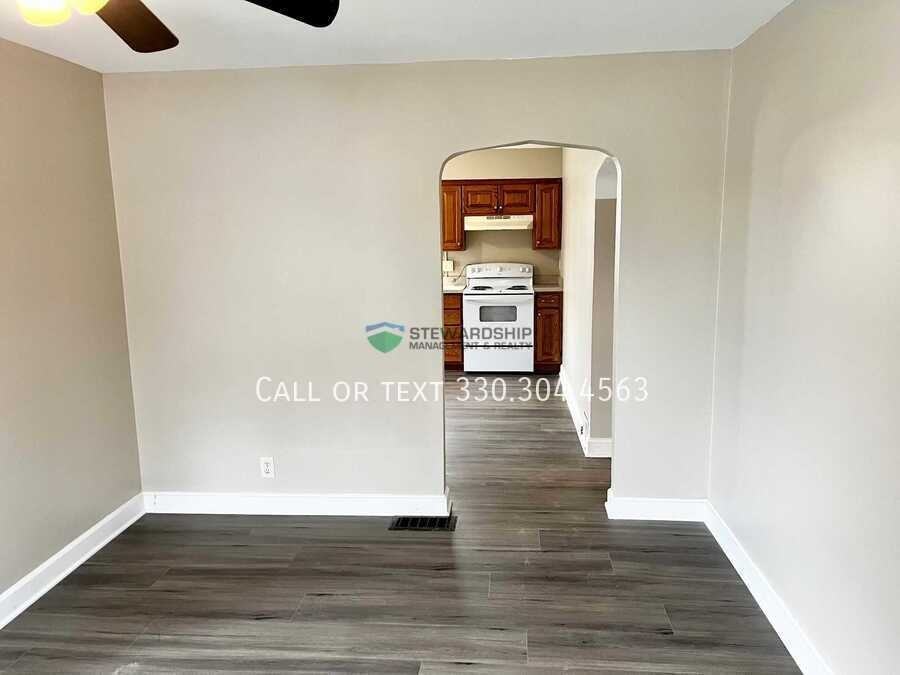 133 Catherine St - Photo 3 of 23