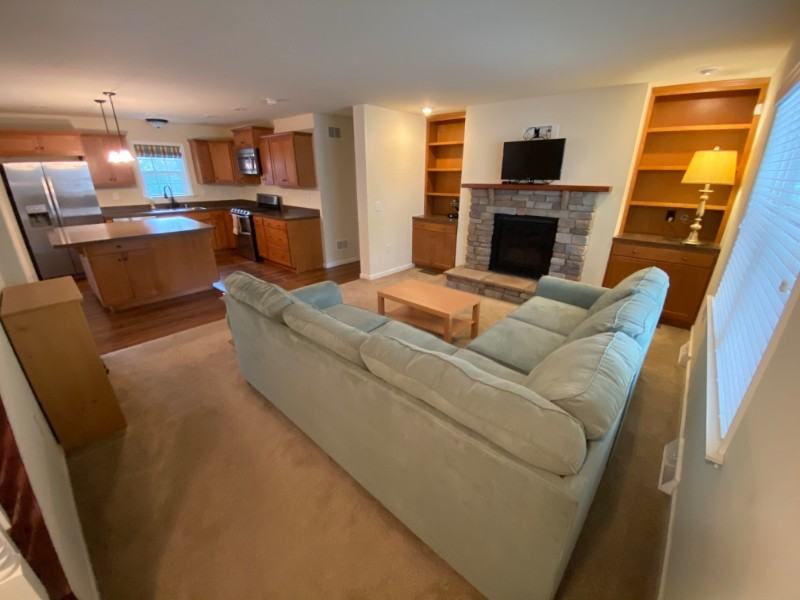 2094 Fieldcrest Dr - Photo 2 of 39