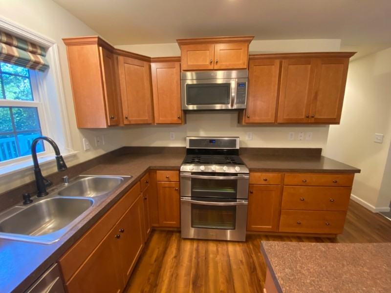 2094 Fieldcrest Dr - Photo 6 of 39