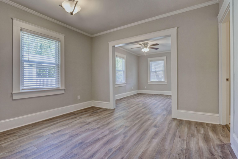 105 Montgomery Ave - Photo 4 of 19