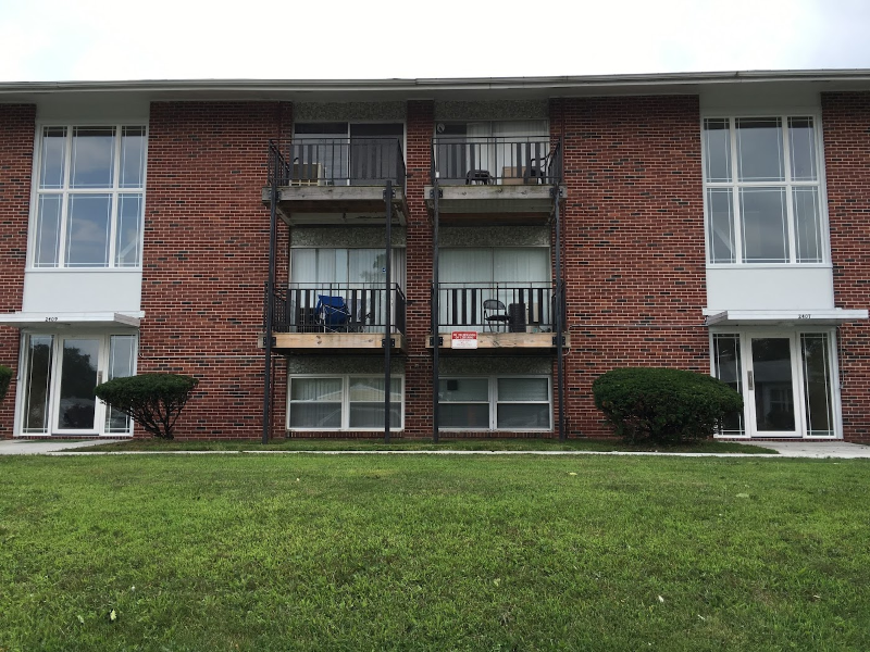 6226 Laurelton Ave - Photo 3 of 15