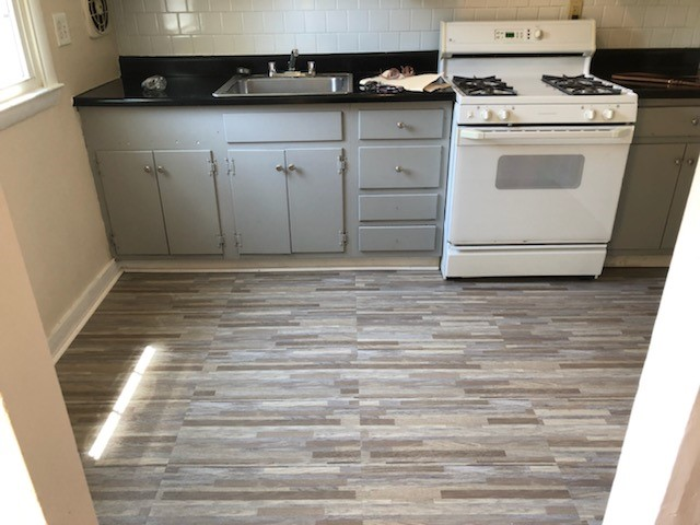 6226 Laurelton Ave - Photo 4 of 15