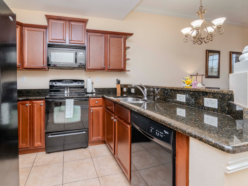 13941 Clubhouse Dr - Photo 6 of 50
