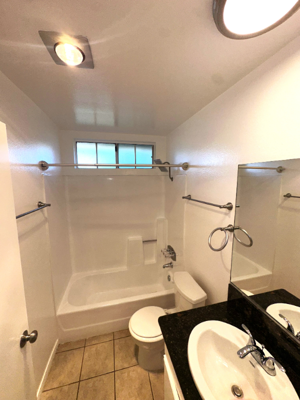 8722 Burton Way - Photo 5 of 7