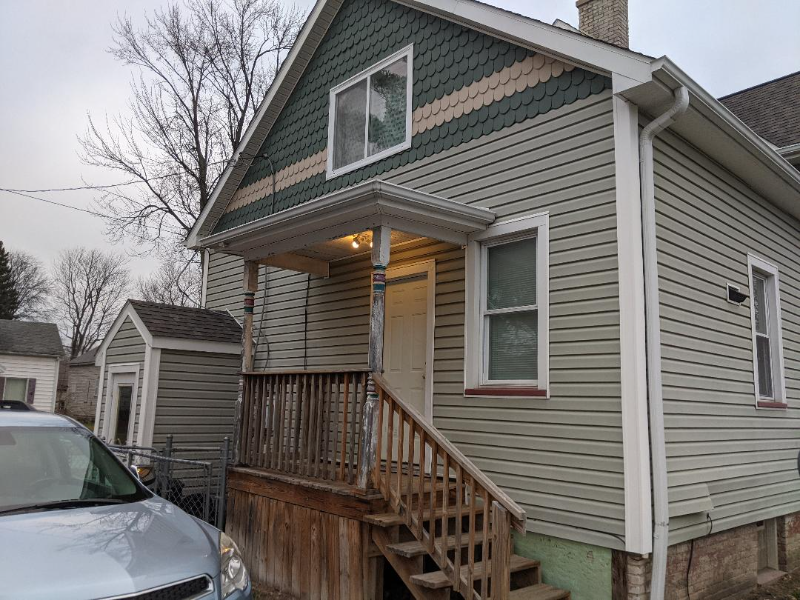 1021 Ames St #1 - Photo 2 of 9