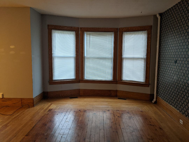 1021 Ames St #1 - Photo 3 of 9