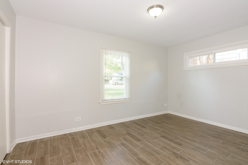 1203 Grant St - Photo 6 of 10