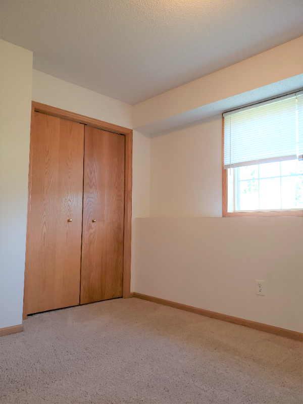 1415 Peitz Ave - Photo 5 of 6