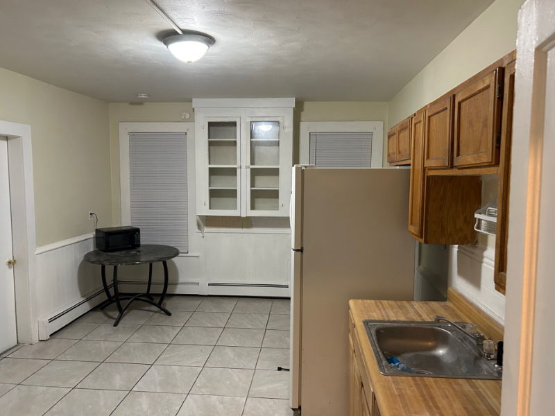 102 Grove St - Photo 4 of 12