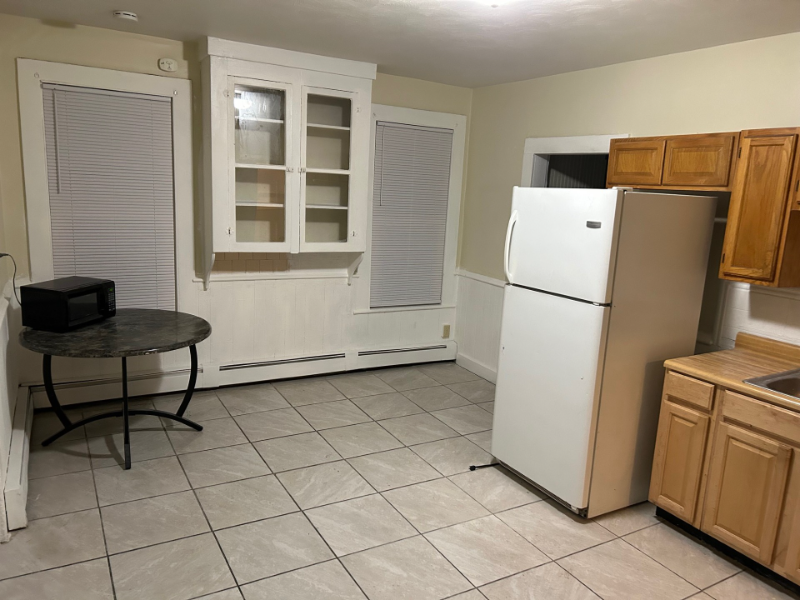 102 Grove St - Photo 5 of 12