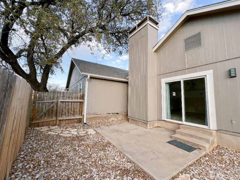 1602 Dale Cv #A - Photo 4 of 20