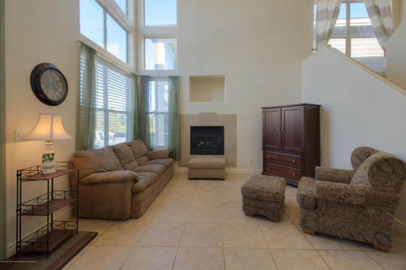 1504 E Helen Way - Photo 3 of 20