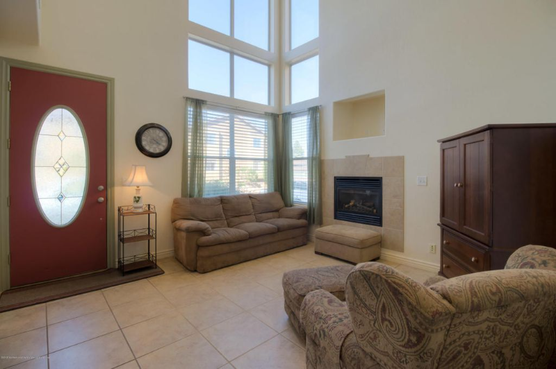 1504 E Helen Way - Photo 4 of 20