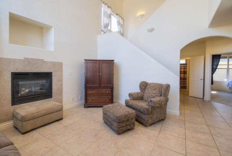 1504 E Helen Way - Photo 6 of 20