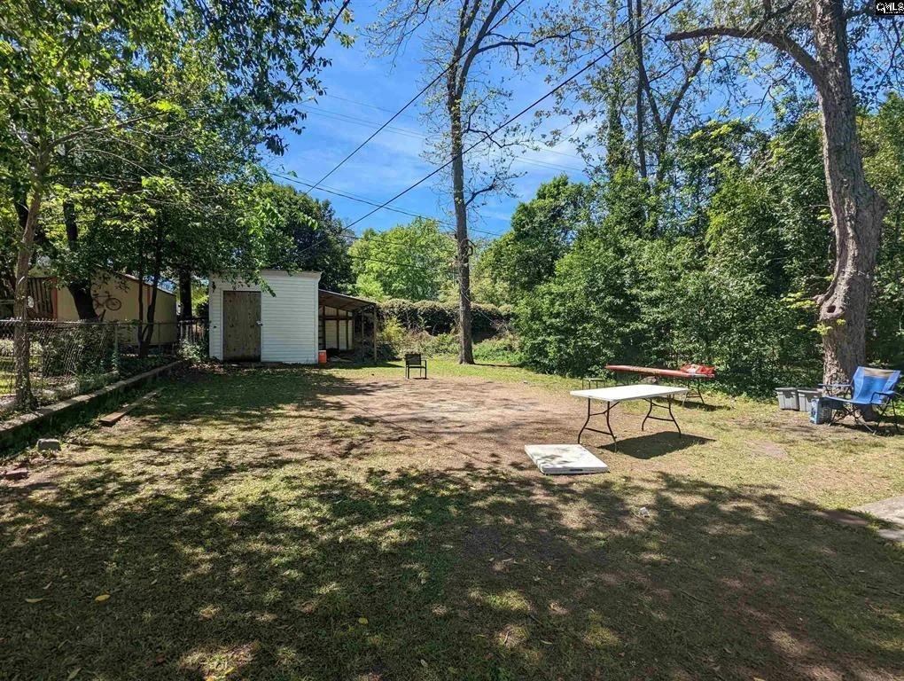 2115 Wallace St - Photo 4 of 24