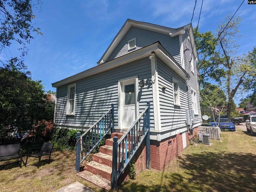 2115 Wallace St - Photo 5 of 24