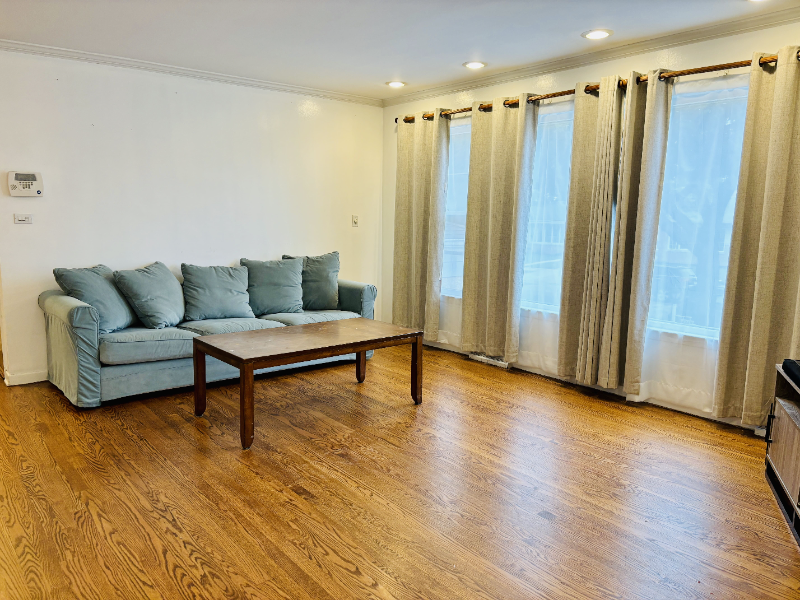 6747 N Harding Ave #1 - Photo 6 of 43