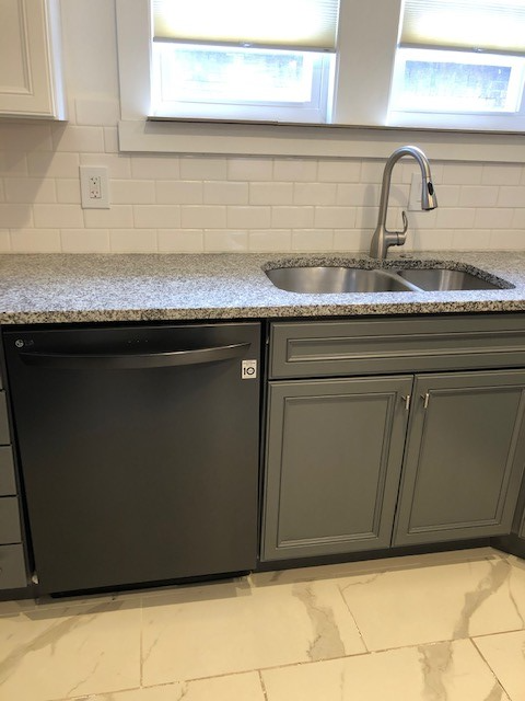 6629 Dalzell Pl - Photo 3 of 35