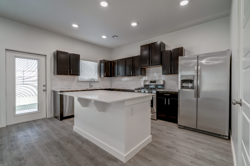 13520 Vinita Dr - Photo 4 of 21