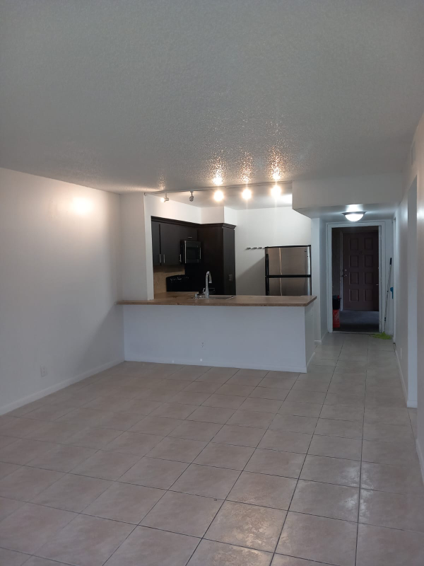 3730 N Pine Island Rd - Photo 7 of 23