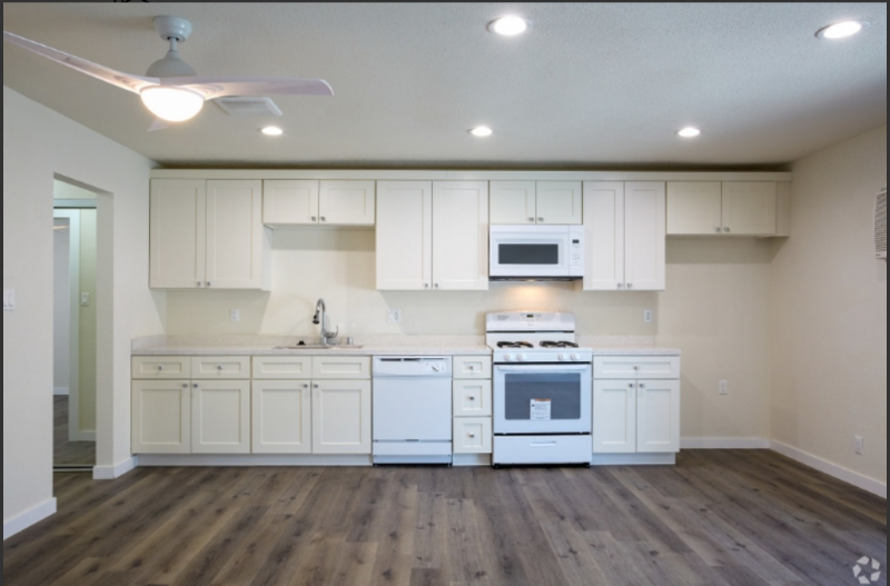 1740 Redondo Ave - Photo 3 of 8