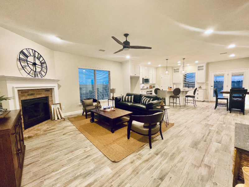 1308 Solomon Ln - Photo 3 of 20