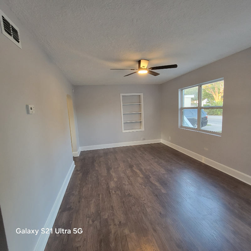 16 S Primrose Dr #2 - Photo 4 of 8