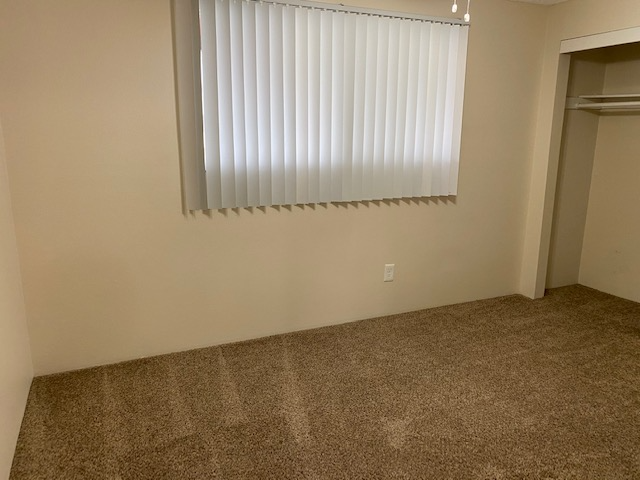 16964 Se Stark St - Photo 7 of 13