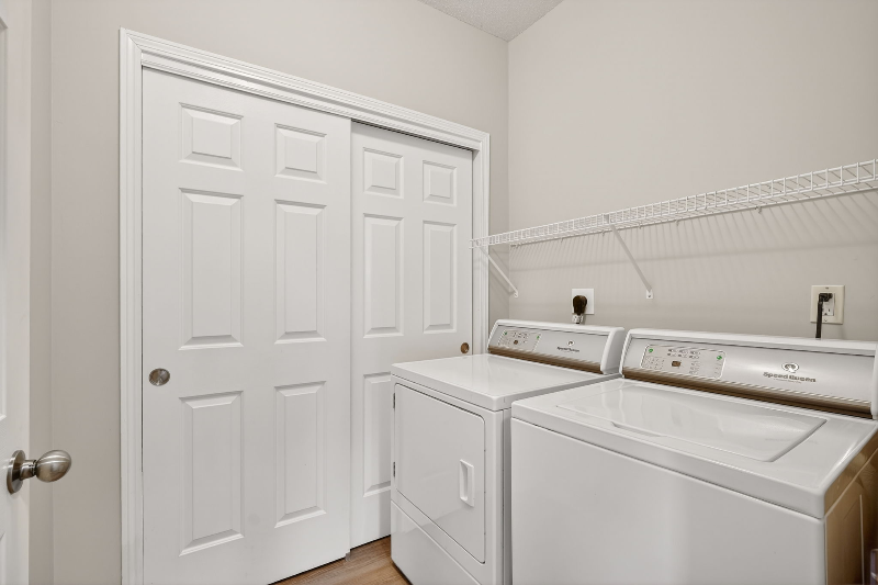 1340 Se Florence Dr #31 - Photo 4 of 18