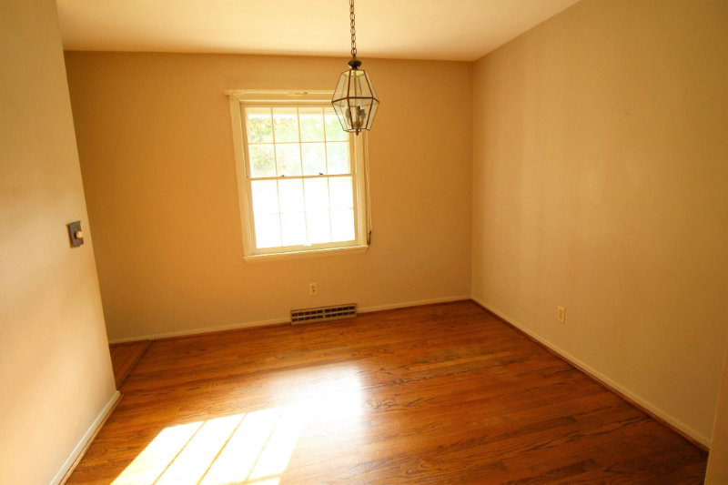 2004 N Salisbury St - Photo 3 of 4