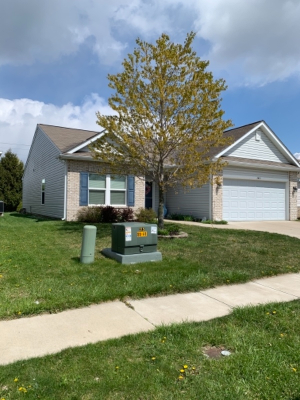 2433 Fleming Dr - Photo 2 of 13