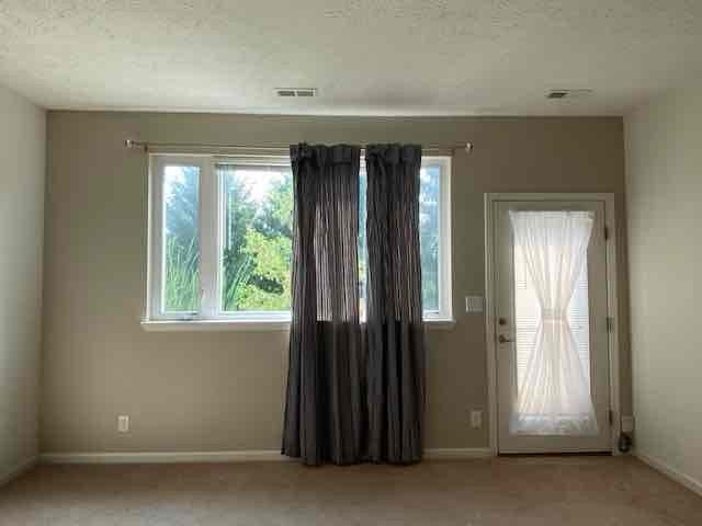 2433 Fleming Dr - Photo 7 of 13