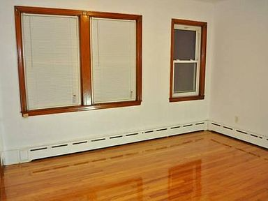 25 Pardee St #2ndFL - Photo 2 of 4