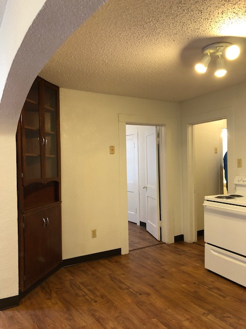 820 S Avenue A - Photo 5 of 16