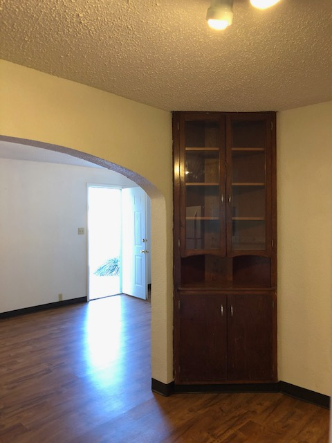 820 S Avenue A - Photo 6 of 16