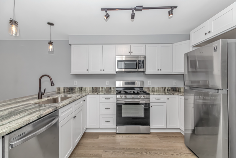 209 29th Ave N - Photo 6 of 31