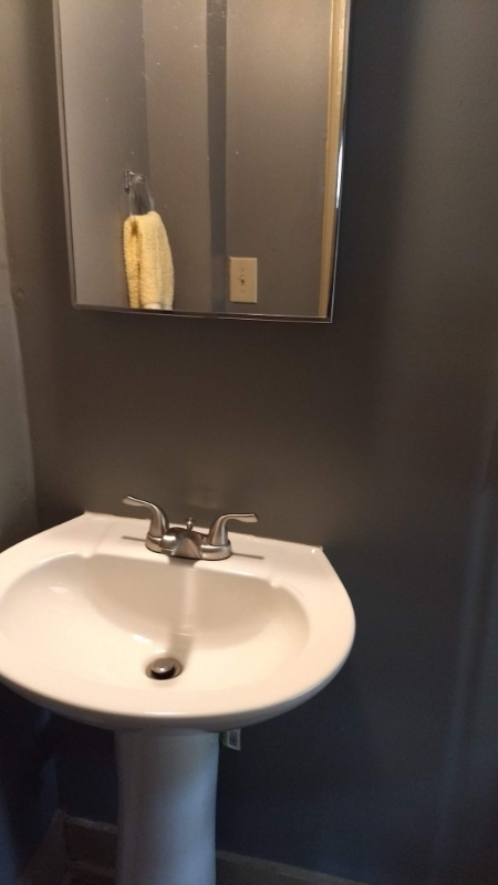 301 10 1/2 St Nw - Photo 5 of 6