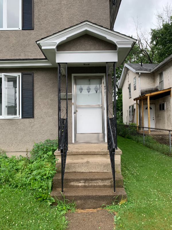 307 Warren St - Photo 3 of 3