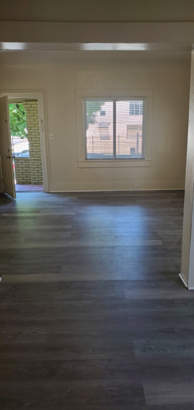 524 E Flora St - Photo 2 of 11