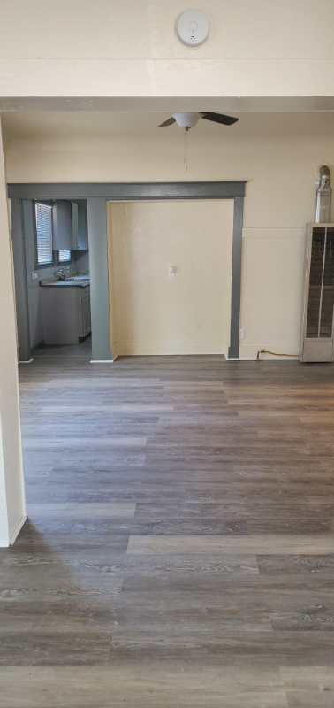 524 E Flora St - Photo 3 of 11