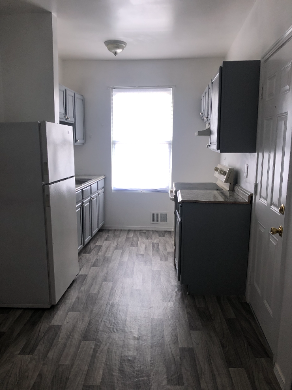 4111 Midland St - Photo 4 of 9