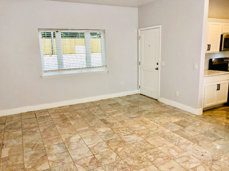 1132 Nw 34th St - Photo 5 of 22