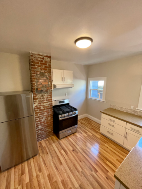 210 Frisbie St #D - Photo 4 of 10