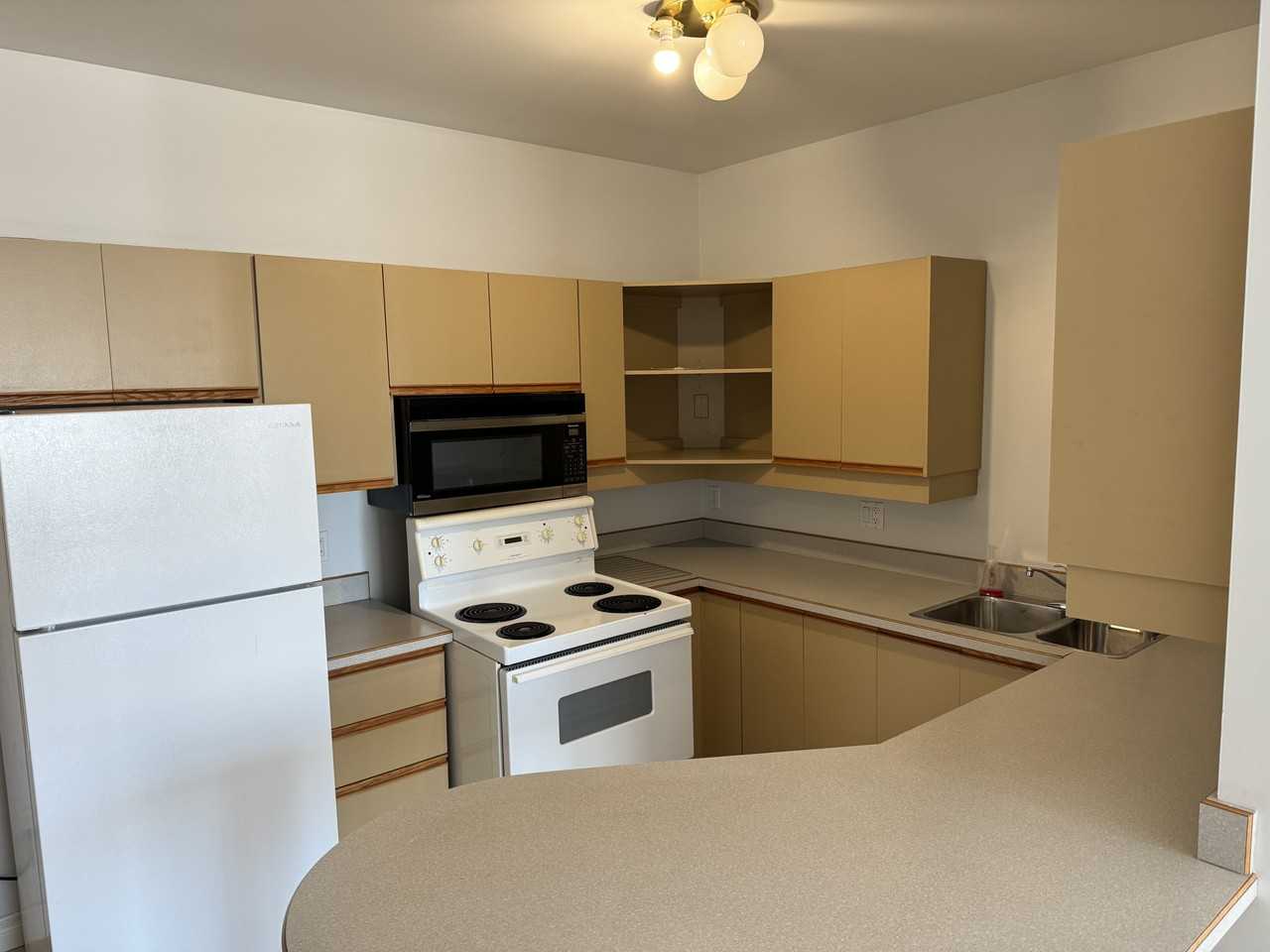 1867 Hamilton St - Photo 3 of 11