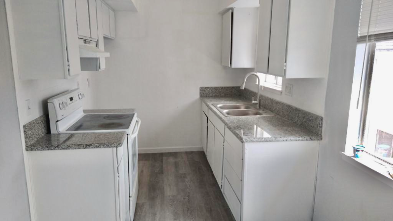 3500 Rainbow Ln - Photo 3 of 9