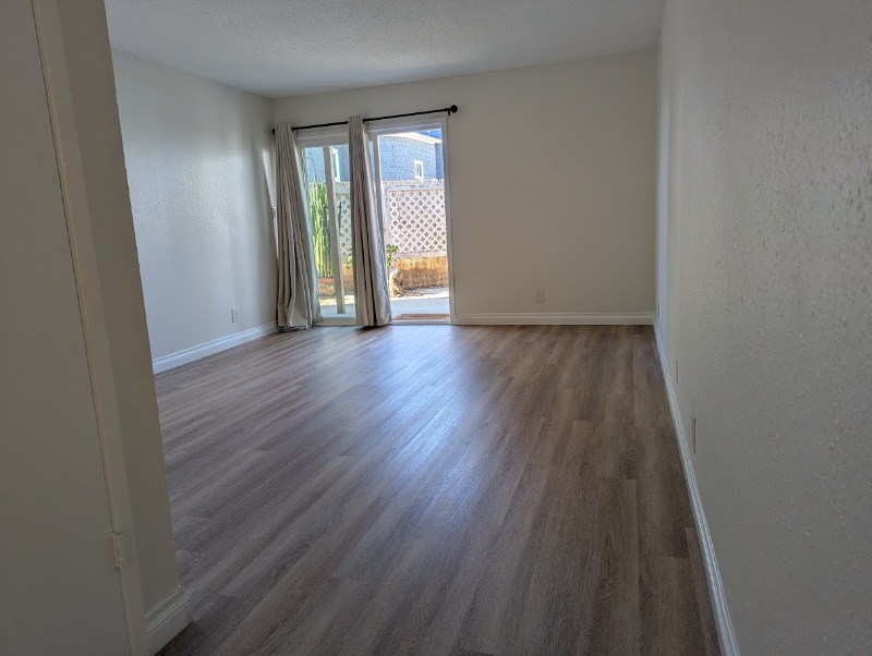 216 Melrose Dr - Photo 5 of 36