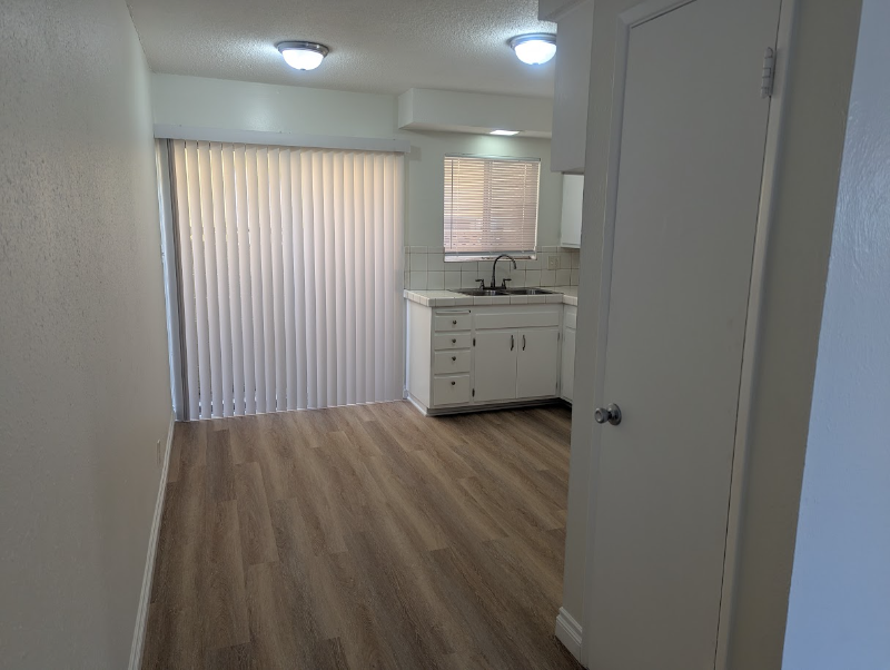 216 Melrose Dr - Photo 6 of 36