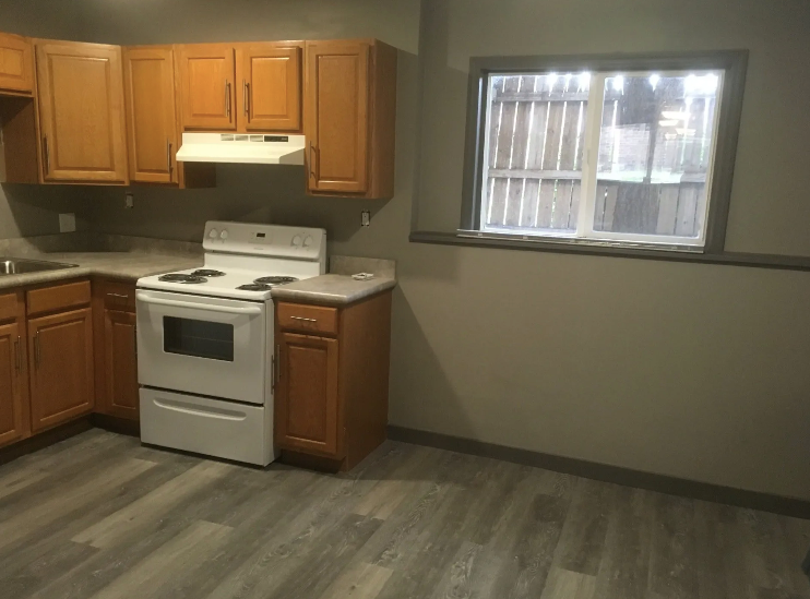 1015 Johnstown Ave - Photo 3 of 9